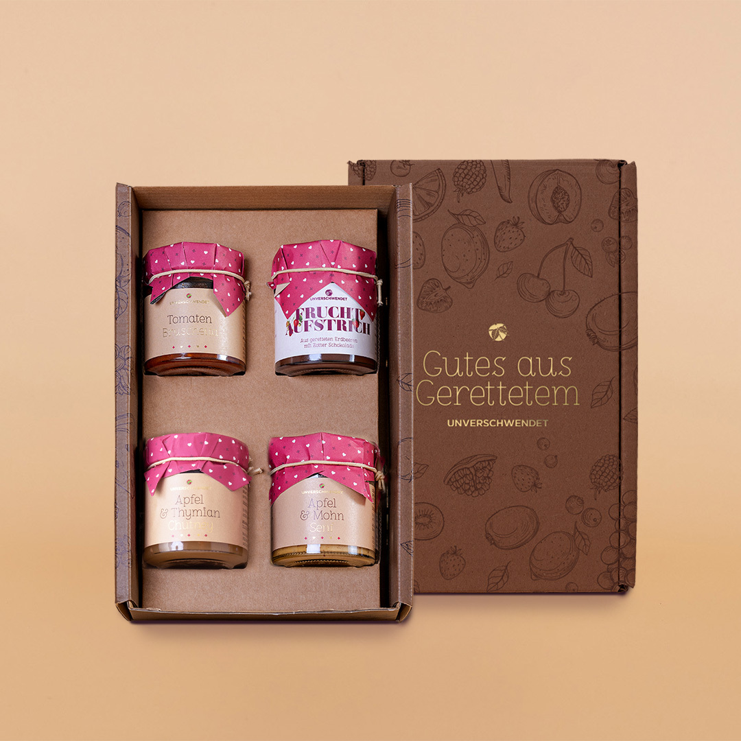 vierer Geschenkset bestehend aus Feinkost Gläschen in Geschenkkarton (Vorderansicht) vierer Geschenkset bestehend aus Feinkost Gläschen in Geschenkkarton