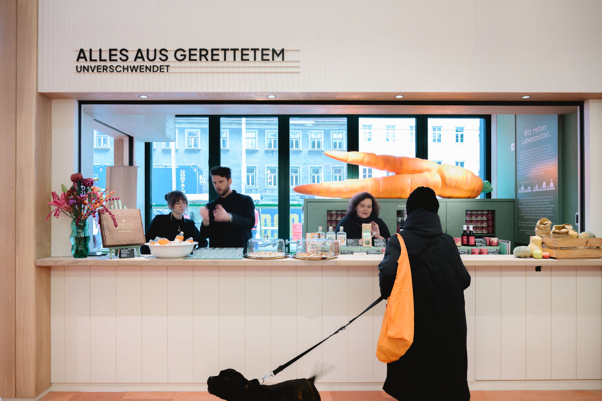 Unverschwendet Marktstand im Gebäude (Vorderansicht) Unverschwendet Marktstand im Gebäude